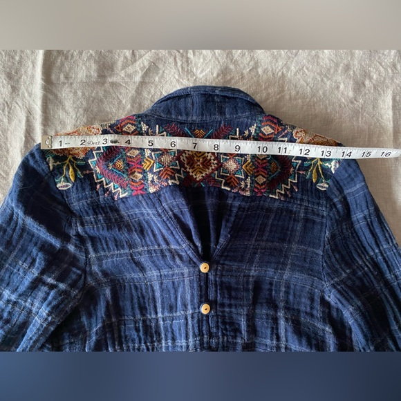 Johnny Was Button Up Top - Picture 6 of 11